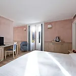 Qc Bagni Vecchi מלון 4*